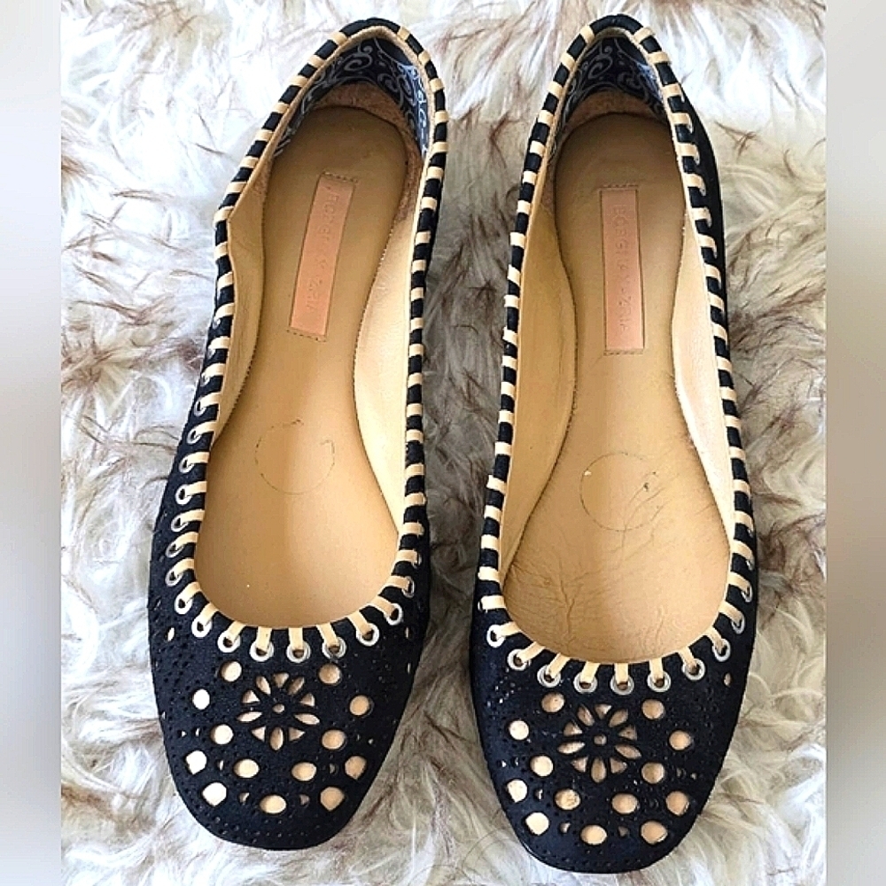 BCBGMaxAzria Black Women's Leather Flats Size 8B 🌴